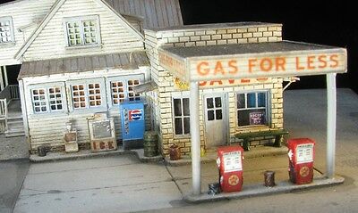 N Scale Gas Pump, Ice Bin, Newspaper Stand, Soda Machines,& Accessories Kit(536)